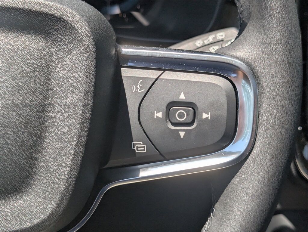 2025 Volvo XC40 B5 Core Hunt Valley MD