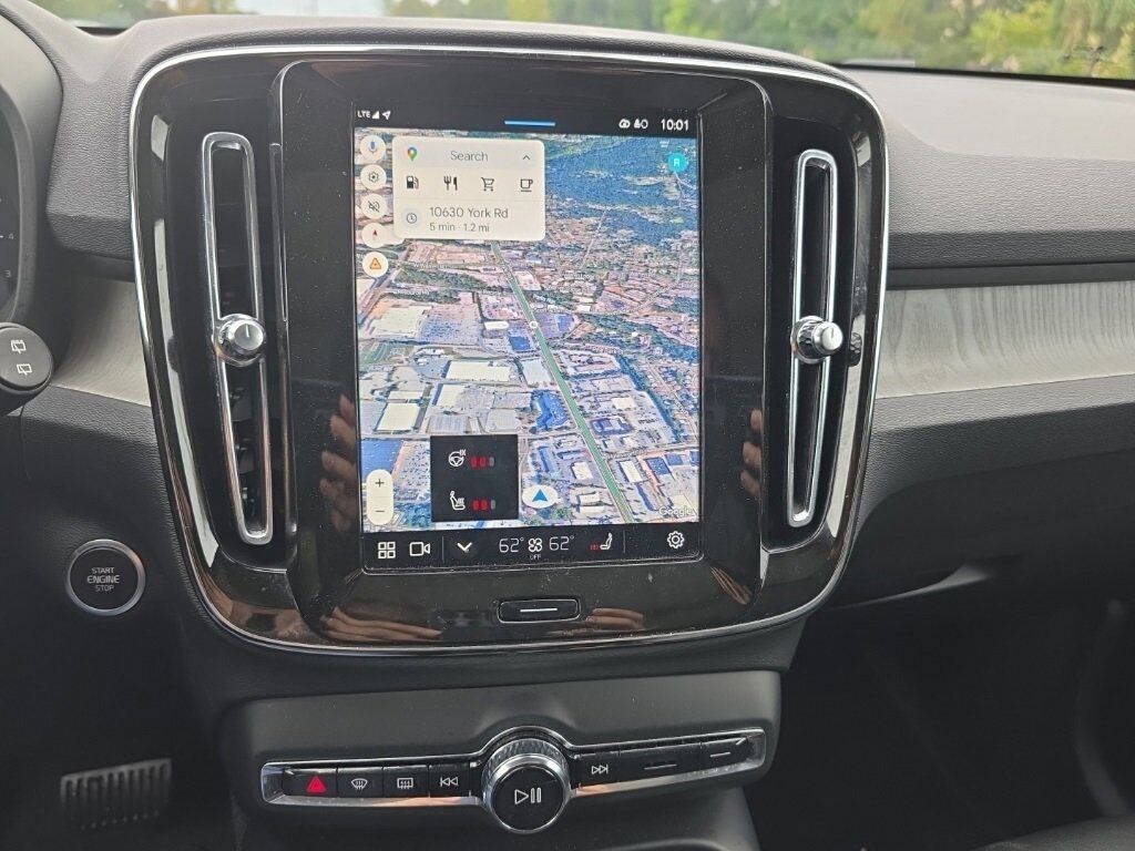 2025 Volvo XC40 B5 Core Hunt Valley MD