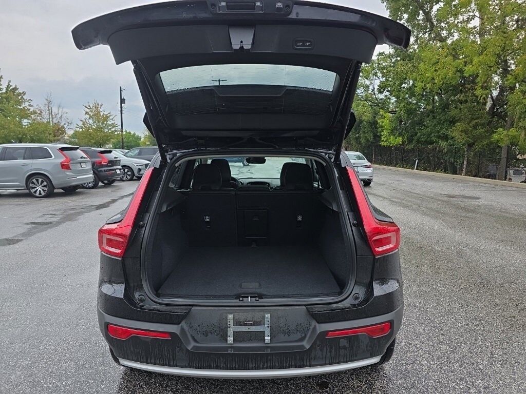 2025 Volvo XC40 B5 Core Hunt Valley MD
