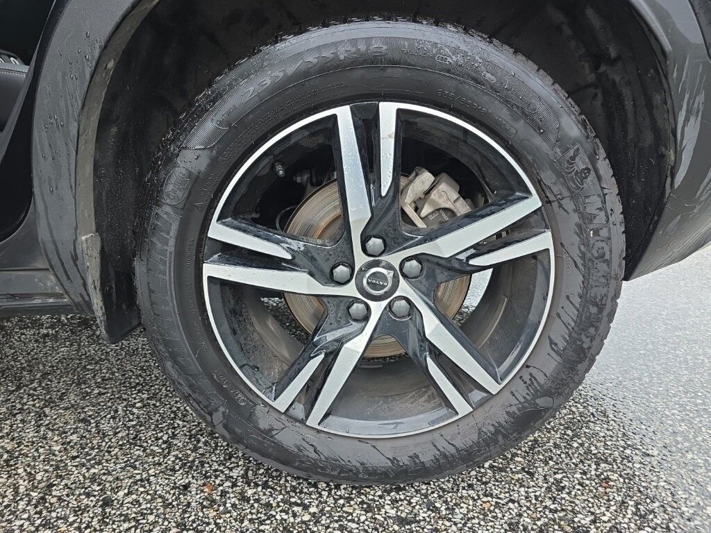 2025 Volvo XC40 B5 Core Hunt Valley MD