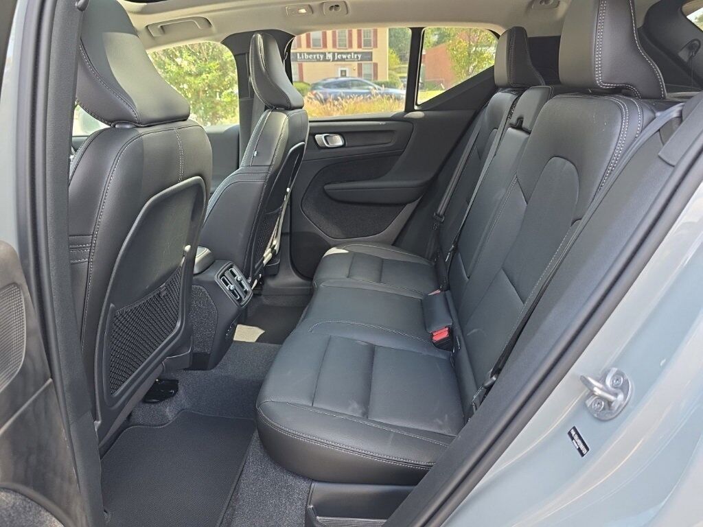 2025 Volvo XC40 B5 Core Hunt Valley MD