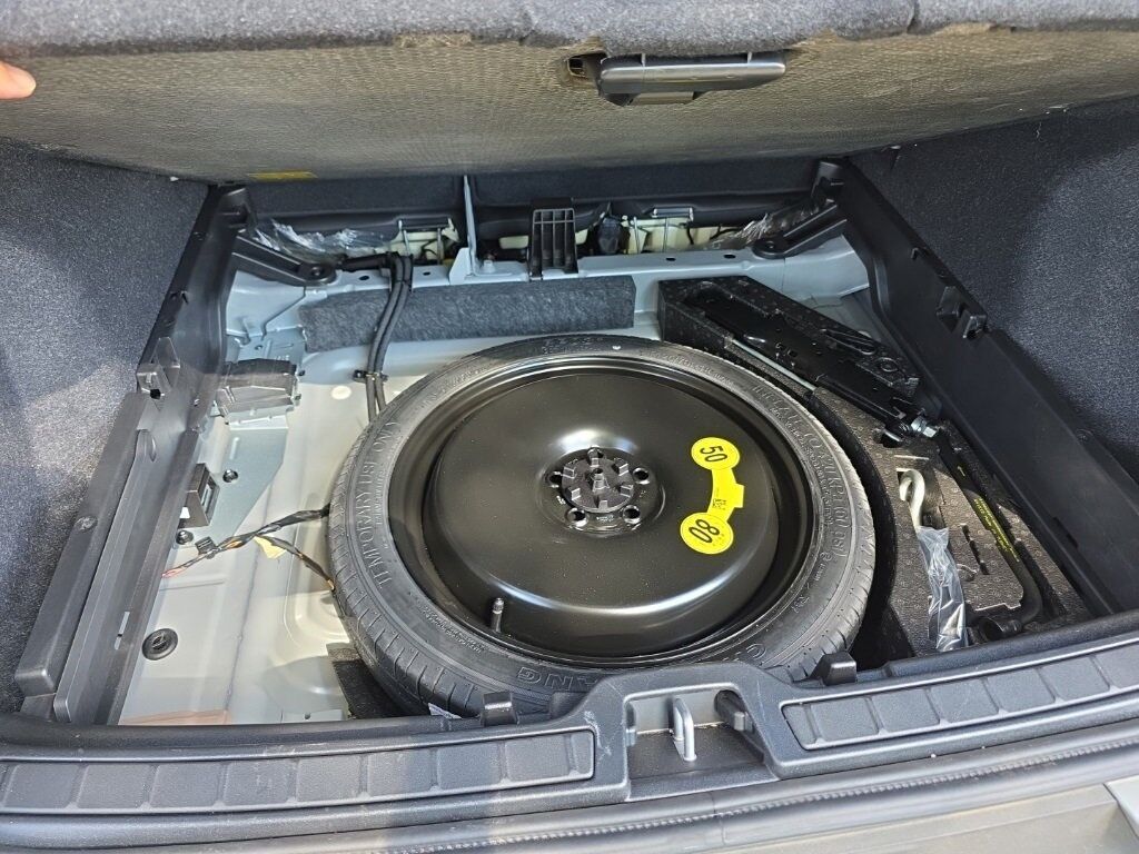 2025 Volvo XC40 B5 Core Hunt Valley MD