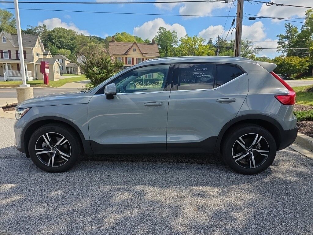 2025 Volvo XC40 B5 Core Hunt Valley MD