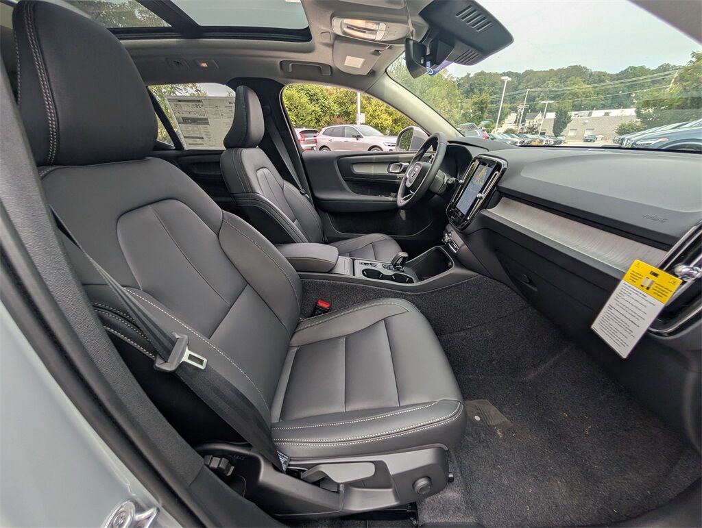 2025 Volvo XC40 B5 Core Hunt Valley MD