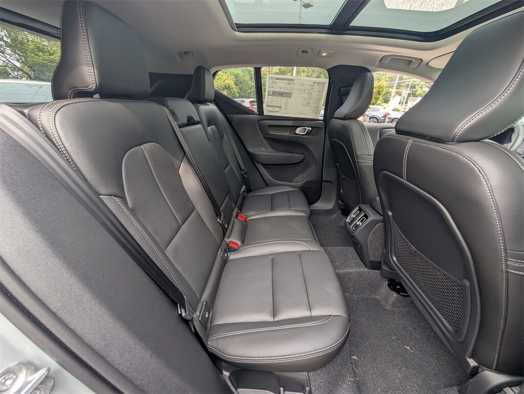 2025 Volvo XC40 B5 Core Hunt Valley MD