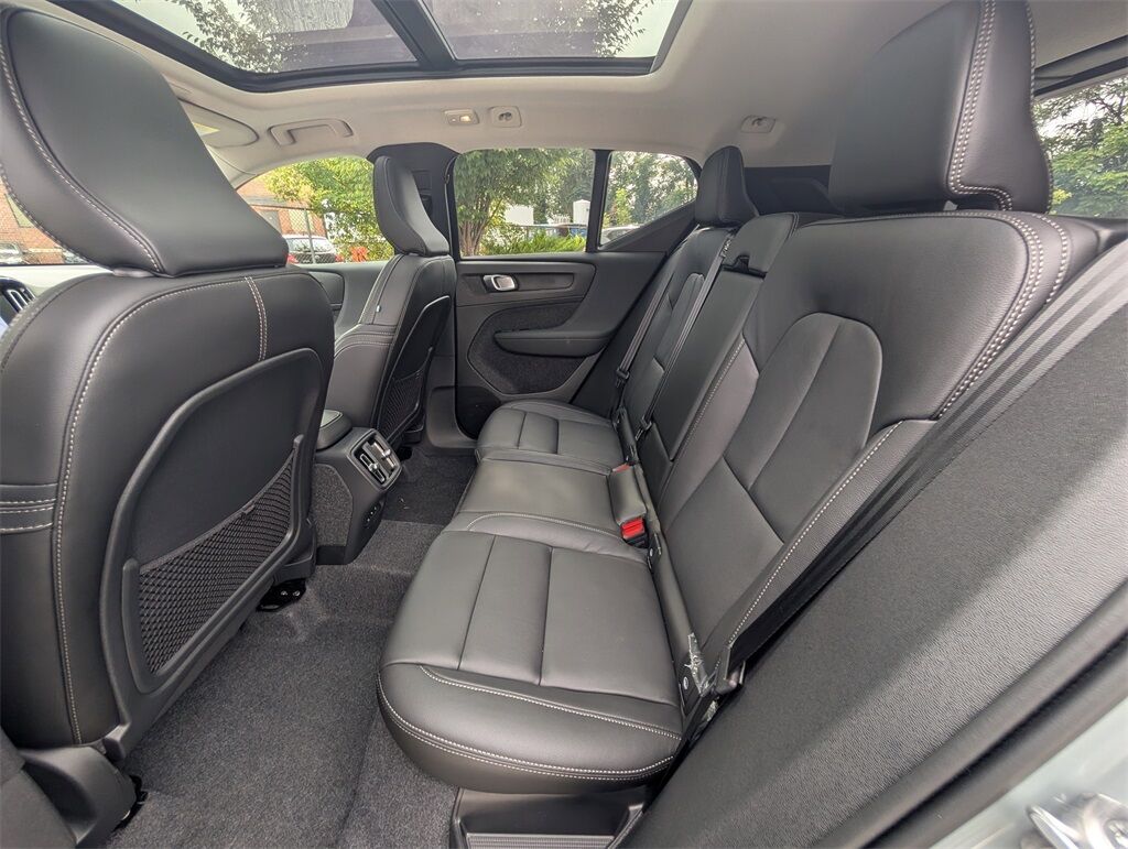 2025 Volvo XC40 B5 Core Hunt Valley MD