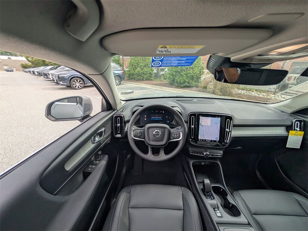 2025 Volvo XC40 B5 Core Hunt Valley MD