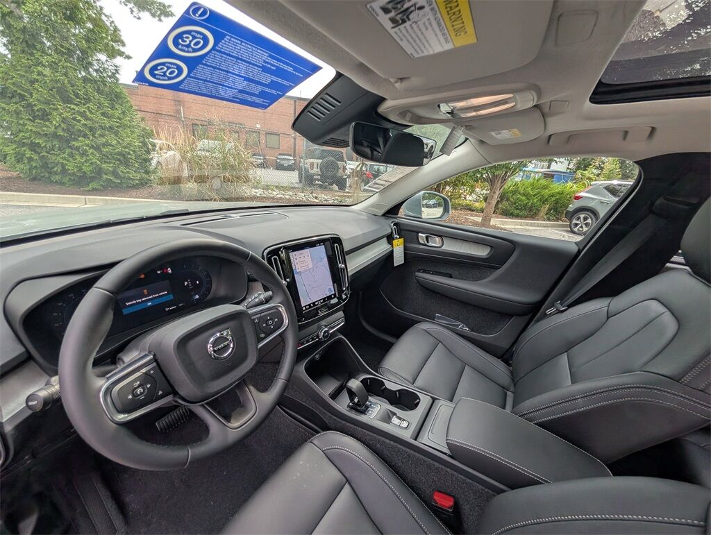 2025 Volvo XC40 B5 Core Hunt Valley MD