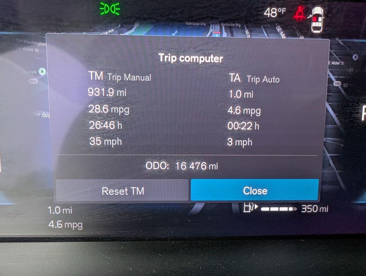 2025 Volvo XC40 B5 Hybrid AWD CORE | High Performance Audio, Panoramic Roof, Android/Carplay & Heated Seats Portland OR