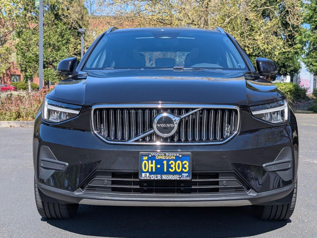 2025 Volvo XC40 B5 Hybrid AWD CORE | High Performance Audio, Panoramic Roof, Google Built In & Heated Seats Portland OR