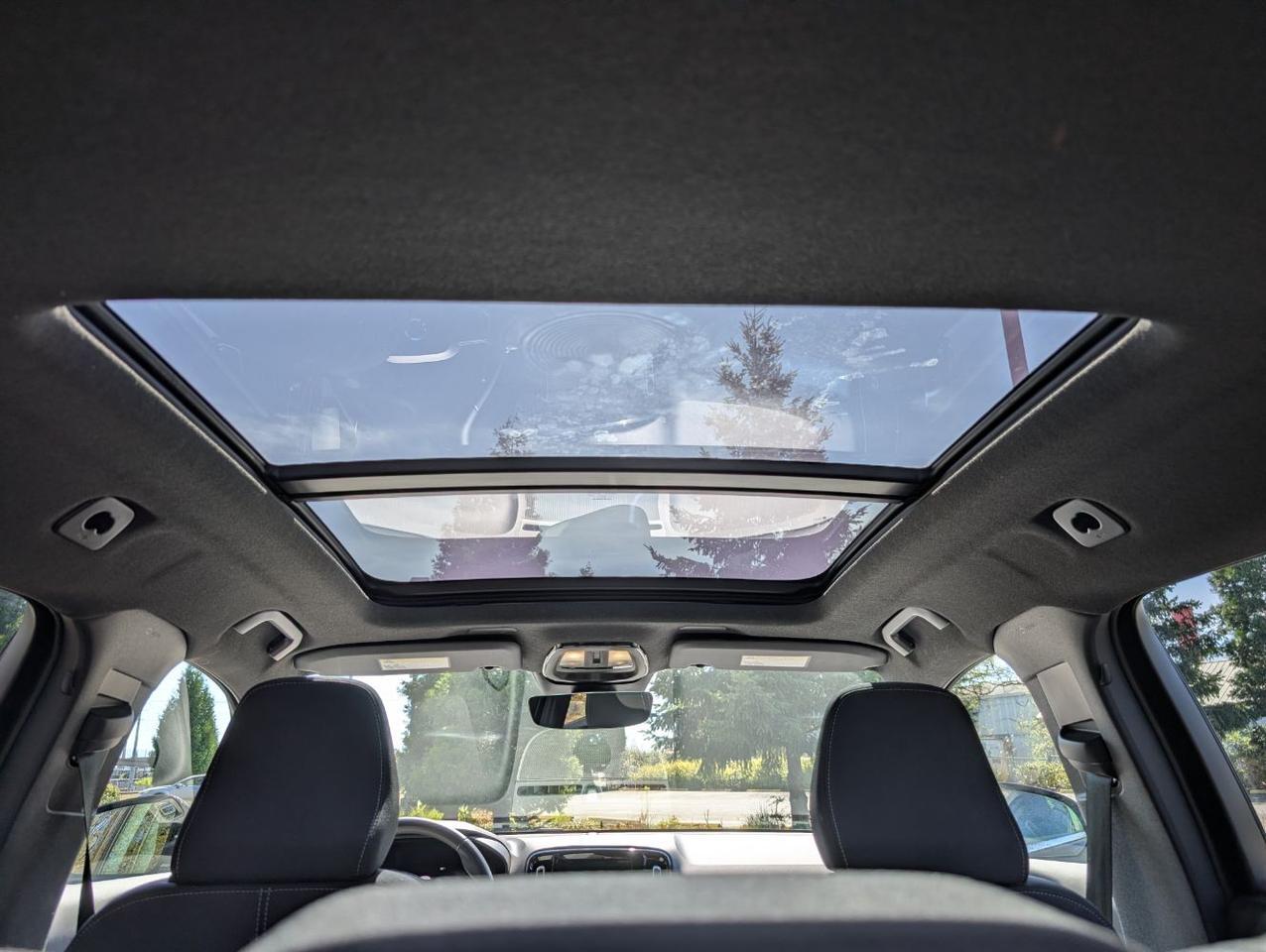 2025 Volvo XC40 B5 Hybrid AWD CORE | High Performance Audio, Panoramic Roof, Heated Seats * Portland OR