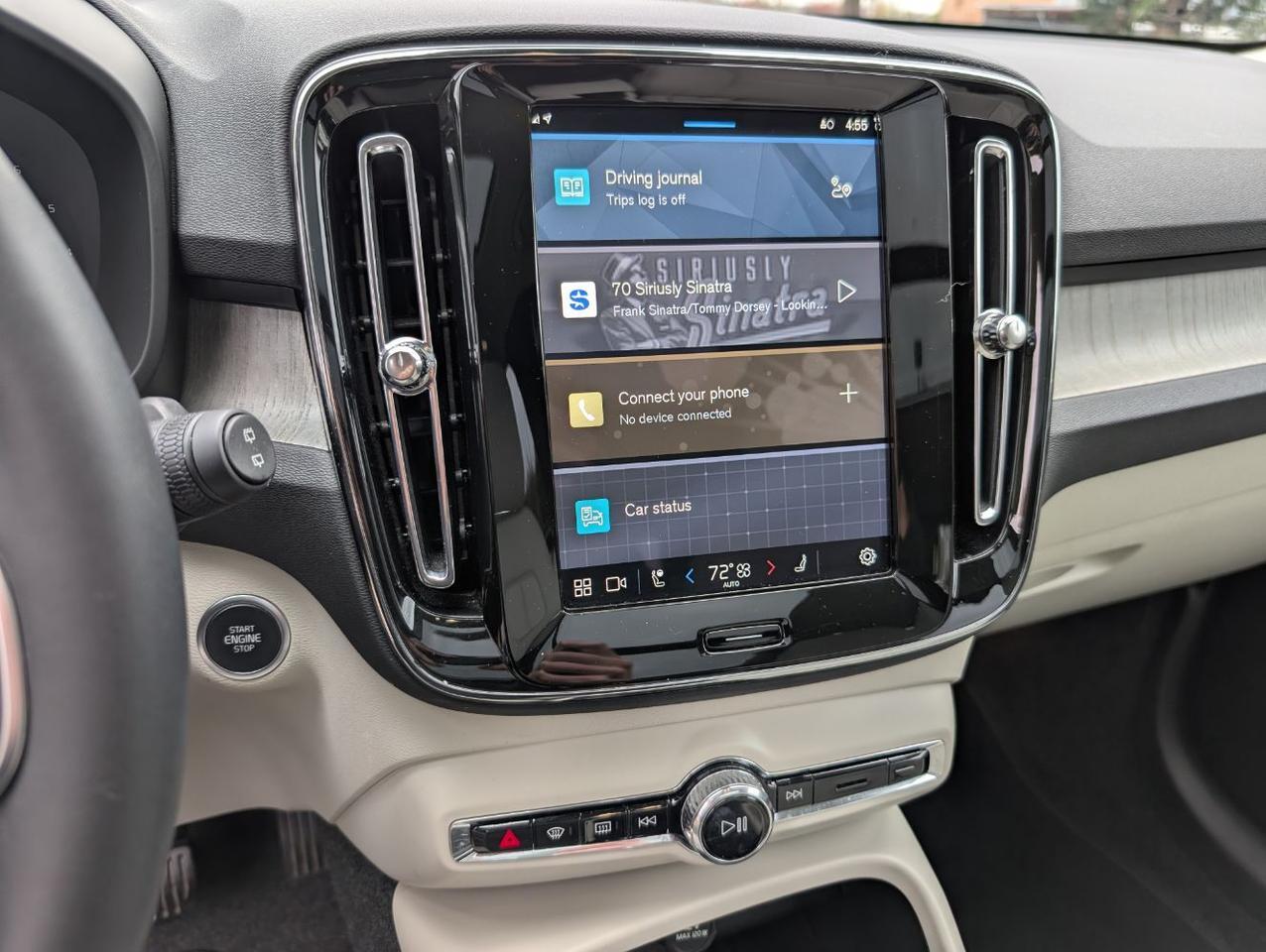 2025 Volvo XC40 B5 Hybrid AWD PLUS | HK Premium Audio, Climate Pkg, 20" Wheels * Portland OR