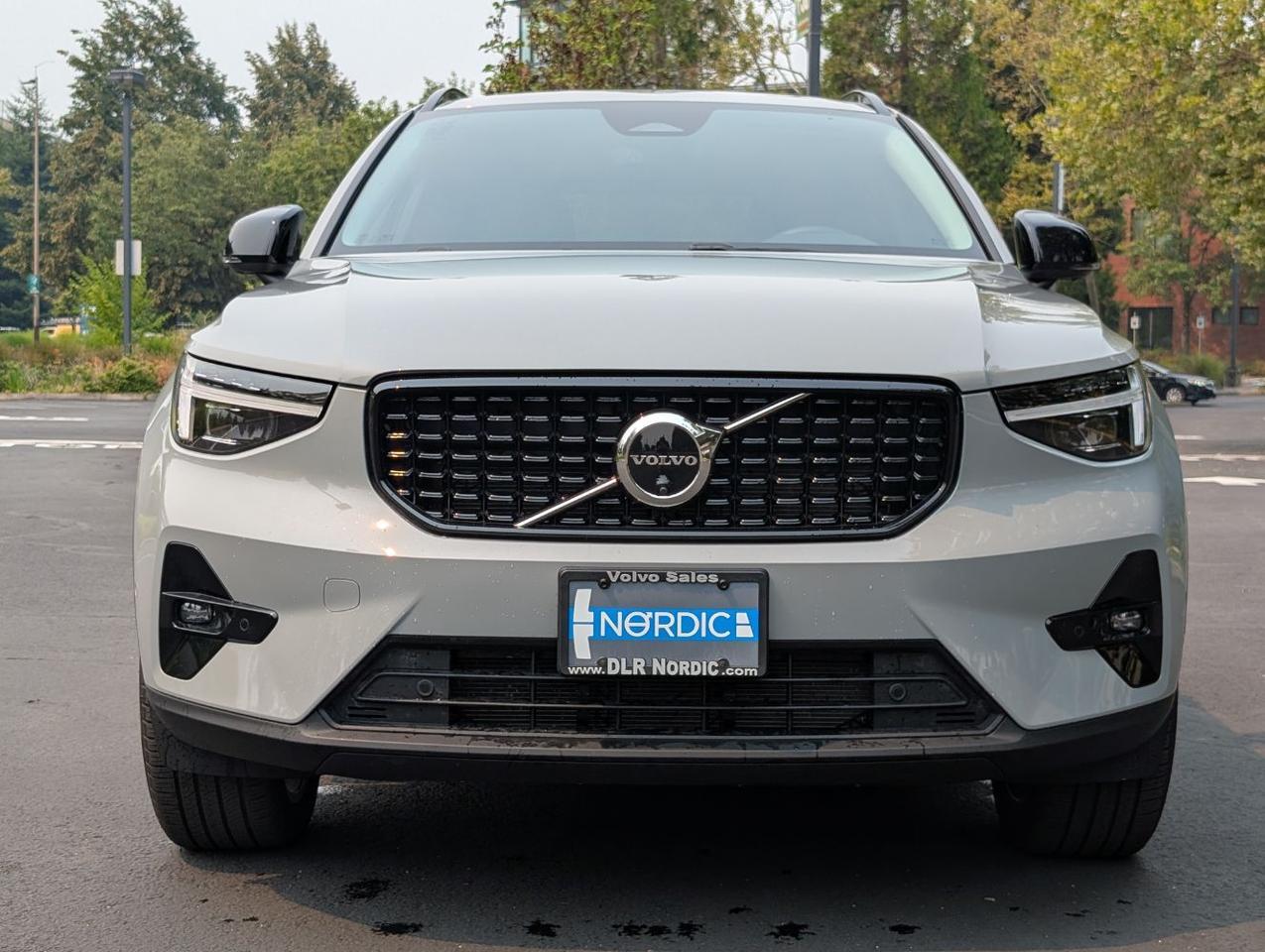 2025 Volvo XC40 B5 Hybrid AWD ULTRA | Harman Kardon, Pilot Assist, Climate Pkg * Portland OR