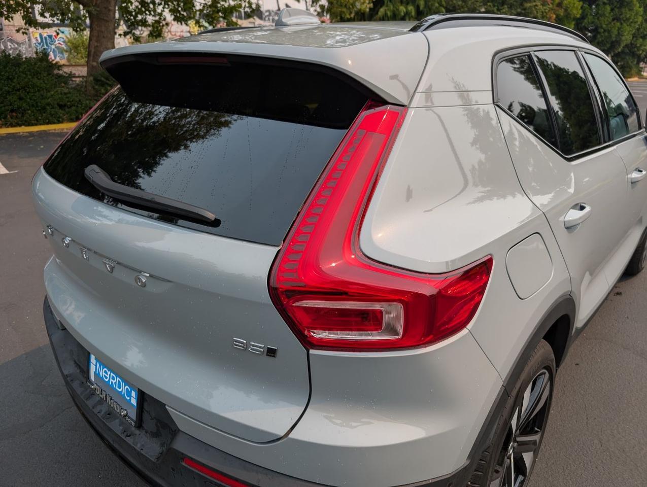 2025 Volvo XC40 B5 Hybrid AWD ULTRA | Harman Kardon, Pilot Assist, Climate Pkg * Portland OR