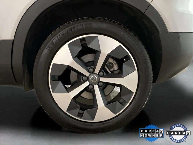 2025 Volvo XC40 B5 Plus Bright Theme Dallas TX