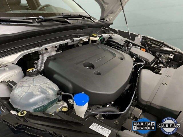 2025 Volvo XC40 B5 Plus Bright Theme Dallas TX