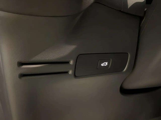 2025 Volvo XC40 B5 Plus Bright Theme Dallas TX