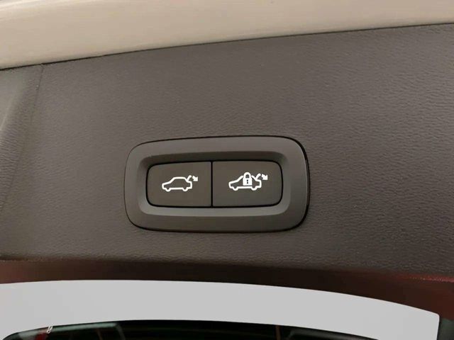 2025 Volvo XC40 B5 Plus Bright Theme Dallas TX
