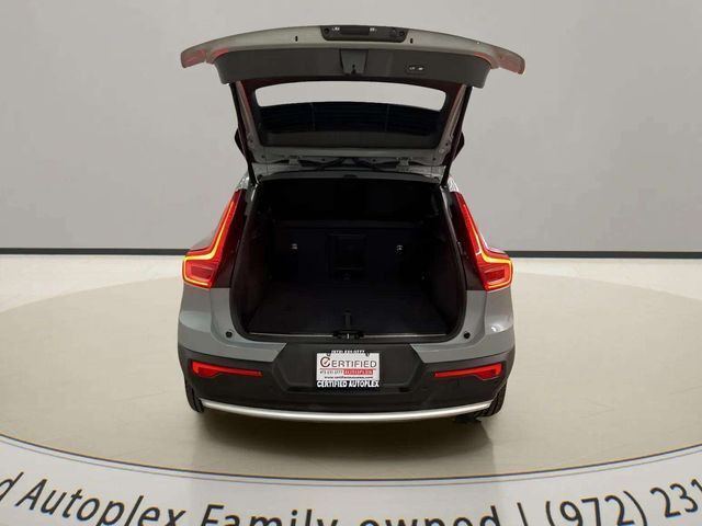 2025 Volvo XC40 B5 Plus Bright Theme Dallas TX
