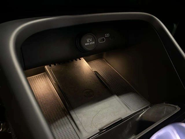 2025 Volvo XC40 B5 Plus Bright Theme Dallas TX