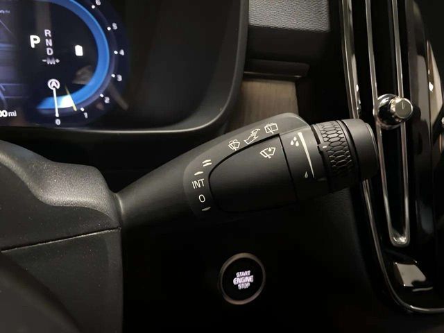 2025 Volvo XC40 B5 Plus Bright Theme Dallas TX