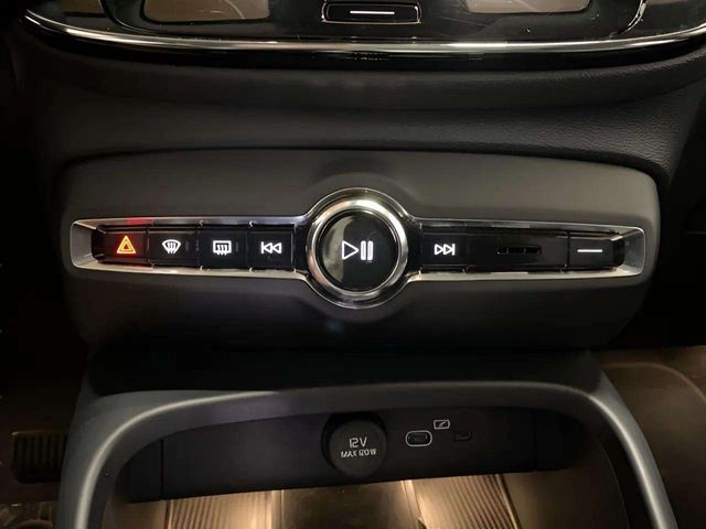 2025 Volvo XC40 B5 Plus Bright Theme Dallas TX