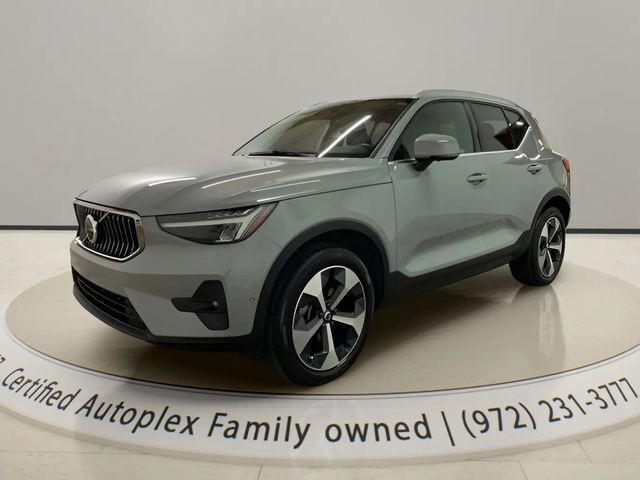 2025 Volvo XC40 B5 Plus Bright AWD's photo