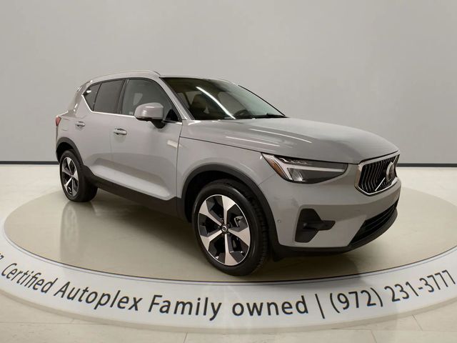 2025 Volvo XC40 B5 Plus Bright Theme Dallas TX