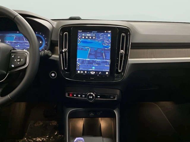 2025 Volvo XC40 B5 Plus Bright Theme Dallas TX