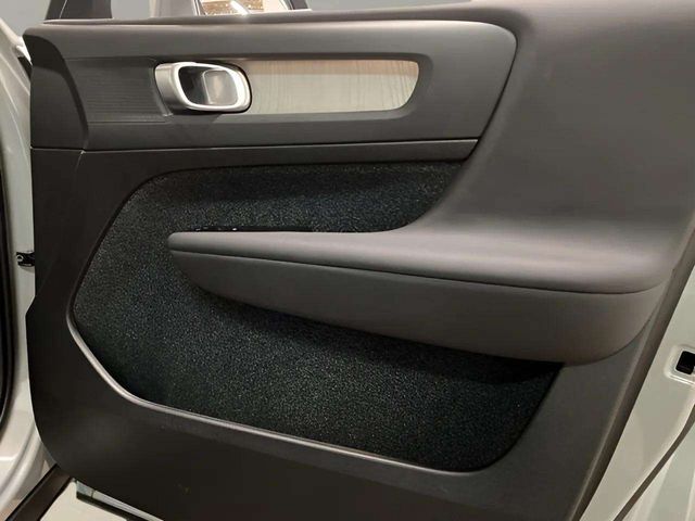 2025 Volvo XC40 B5 Plus Bright Theme Dallas TX