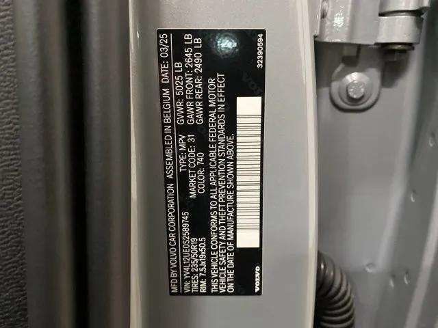 2025 Volvo XC40 B5 Plus Bright Theme Dallas TX