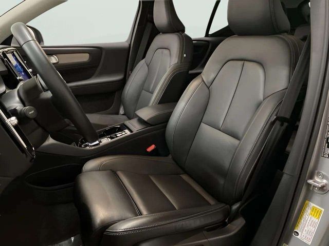 2025 Volvo XC40 B5 Plus Bright Theme Dallas TX