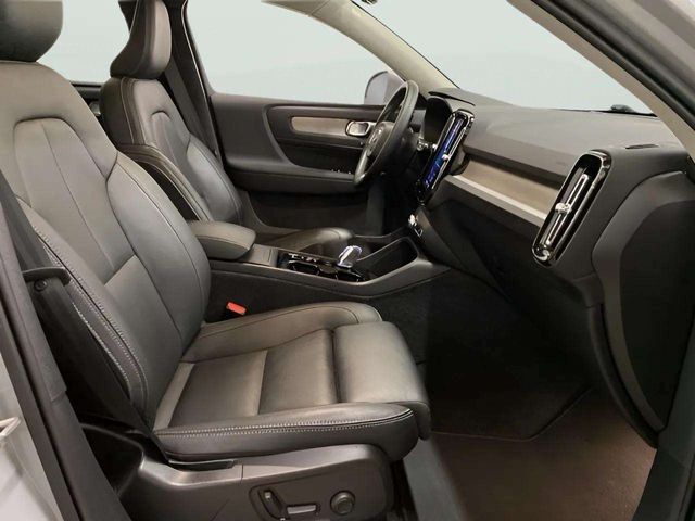 2025 Volvo XC40 B5 Plus Bright Theme Dallas TX
