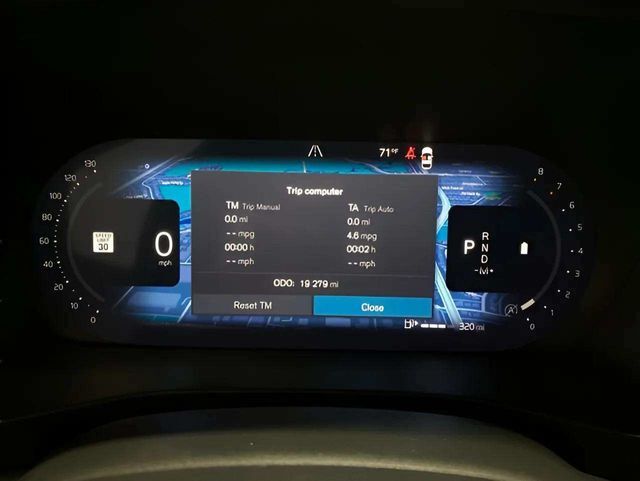 2025 Volvo XC40 B5 Plus Bright Theme Dallas TX