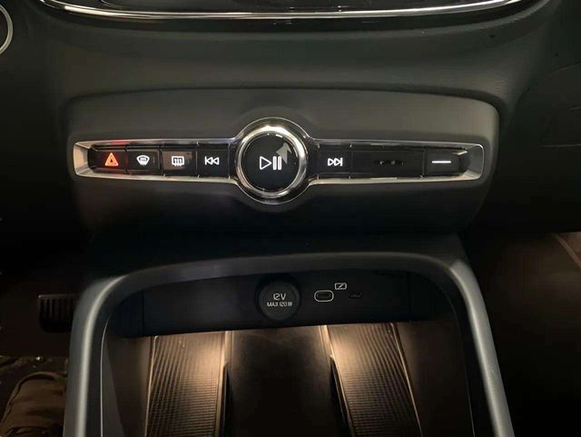 2025 Volvo XC40 B5 Plus Bright Theme Dallas TX
