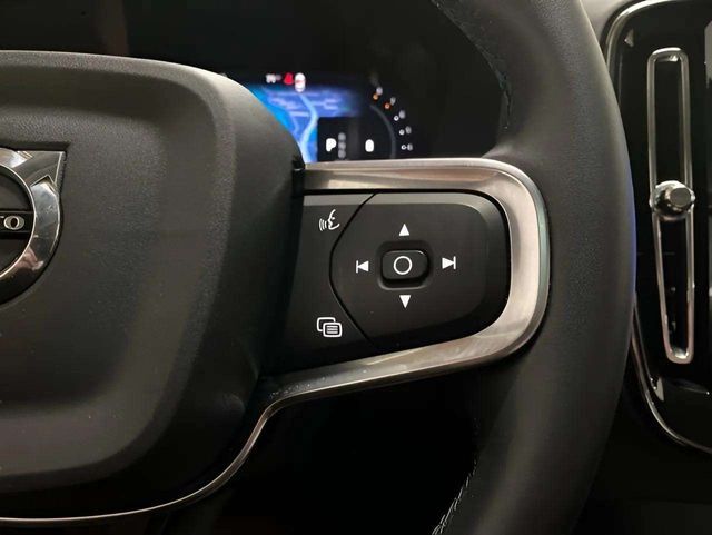2025 Volvo XC40 B5 Plus Bright Theme Dallas TX