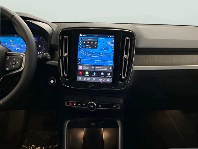 2025 Volvo XC40 B5 Plus Bright Theme Dallas TX