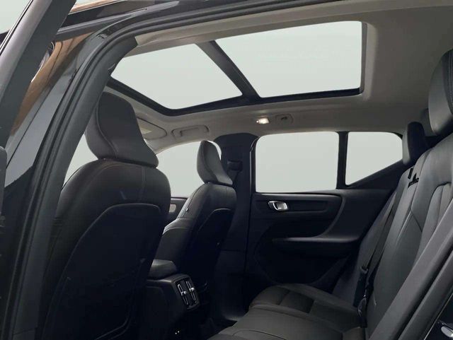 2025 Volvo XC40 B5 Plus Bright Theme Dallas TX