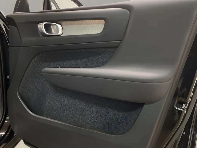 2025 Volvo XC40 B5 Plus Bright Theme Dallas TX