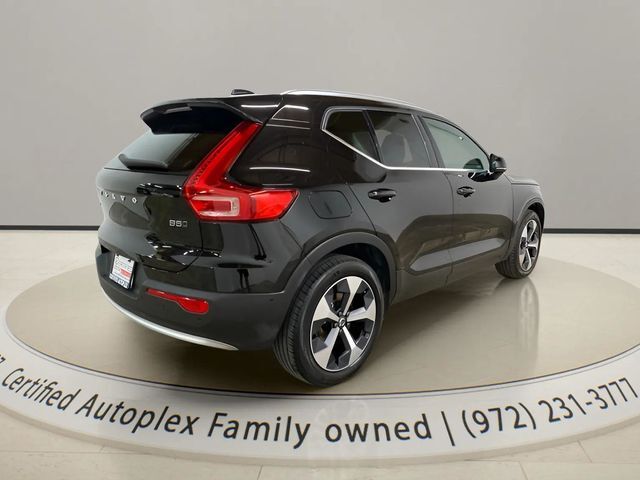 2025 Volvo XC40 B5 Plus Bright Theme