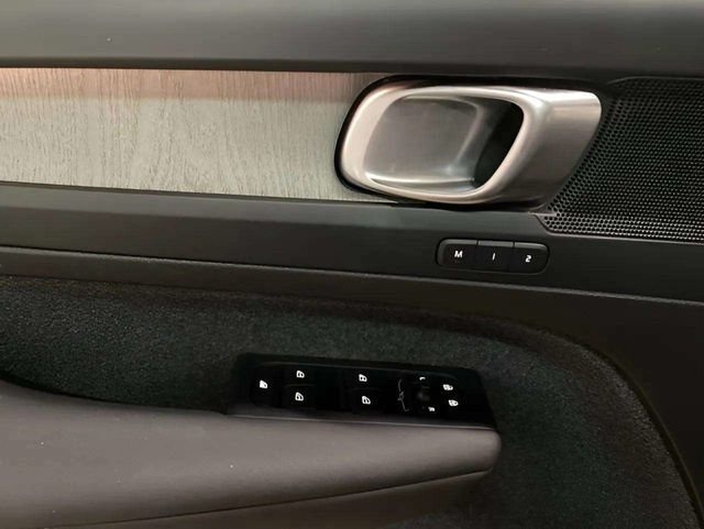 2025 Volvo XC40 B5 Plus Bright Theme Dallas TX