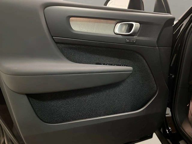 2025 Volvo XC40 B5 Plus Bright Theme Dallas TX