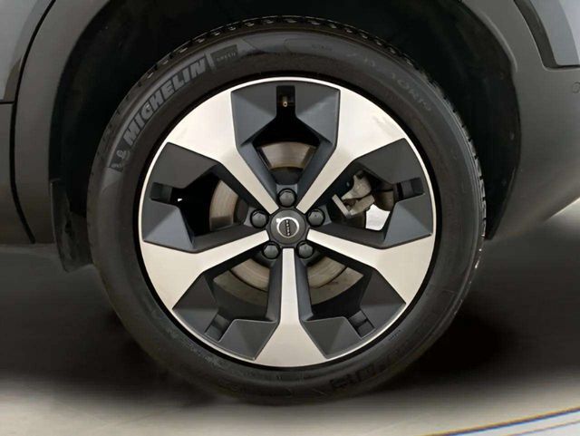 2025 Volvo XC40 B5 Plus Bright Theme Dallas TX