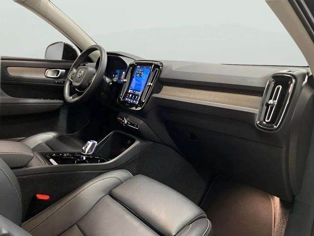 2025 Volvo XC40 B5 Plus Bright Theme Dallas TX