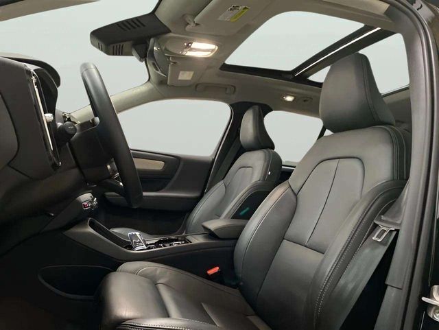 2025 Volvo XC40 B5 Plus Bright Theme Dallas TX