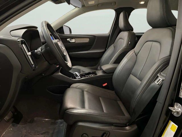 2025 Volvo XC40 B5 Plus Bright Theme Dallas TX