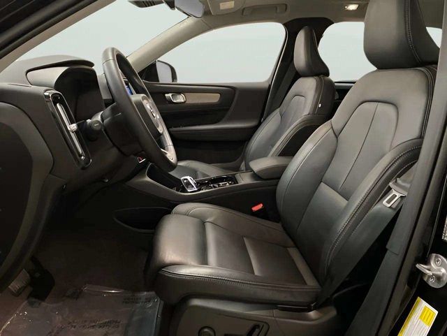 2025 Volvo XC40 B5 Plus Bright Theme Dallas TX