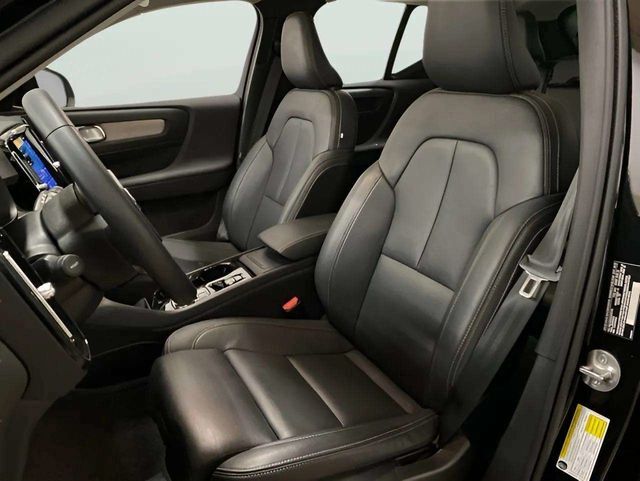 2025 Volvo XC40 B5 Plus Bright Theme Dallas TX
