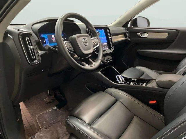2025 Volvo XC40 B5 Plus Bright Theme Dallas TX