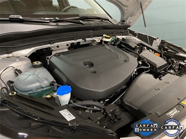 2025 Volvo XC40 B5 Plus Bright Theme Dallas TX